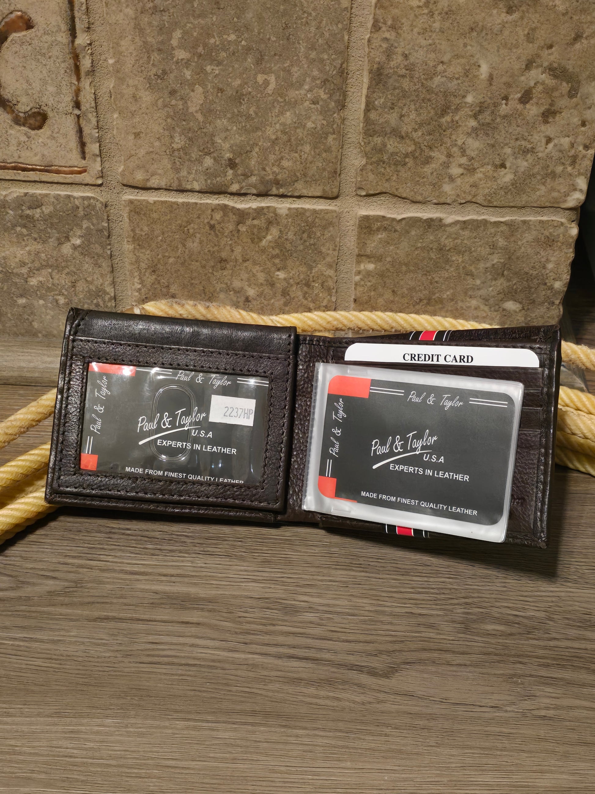 Men's Paul & Taylor Leather Bifold Wallet